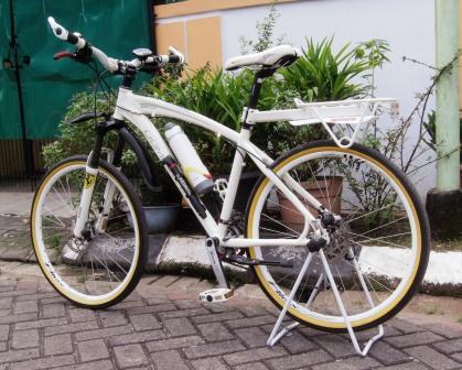 Terjual Sepeda MTB United Dominate 011 Putih KASKUS