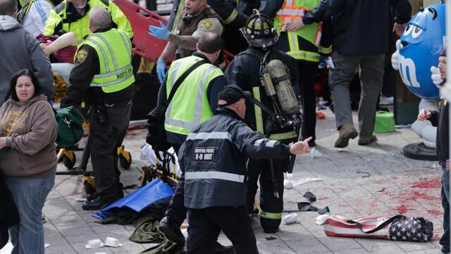 boston marathon explosions (foto dan korban)