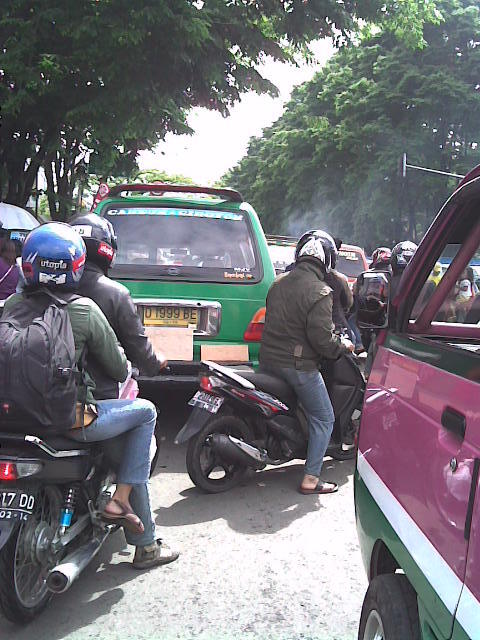ANGKOT !! PROBLEMA klassik , PENGALAMAN agan selama berangkot ria seperti apa gan 