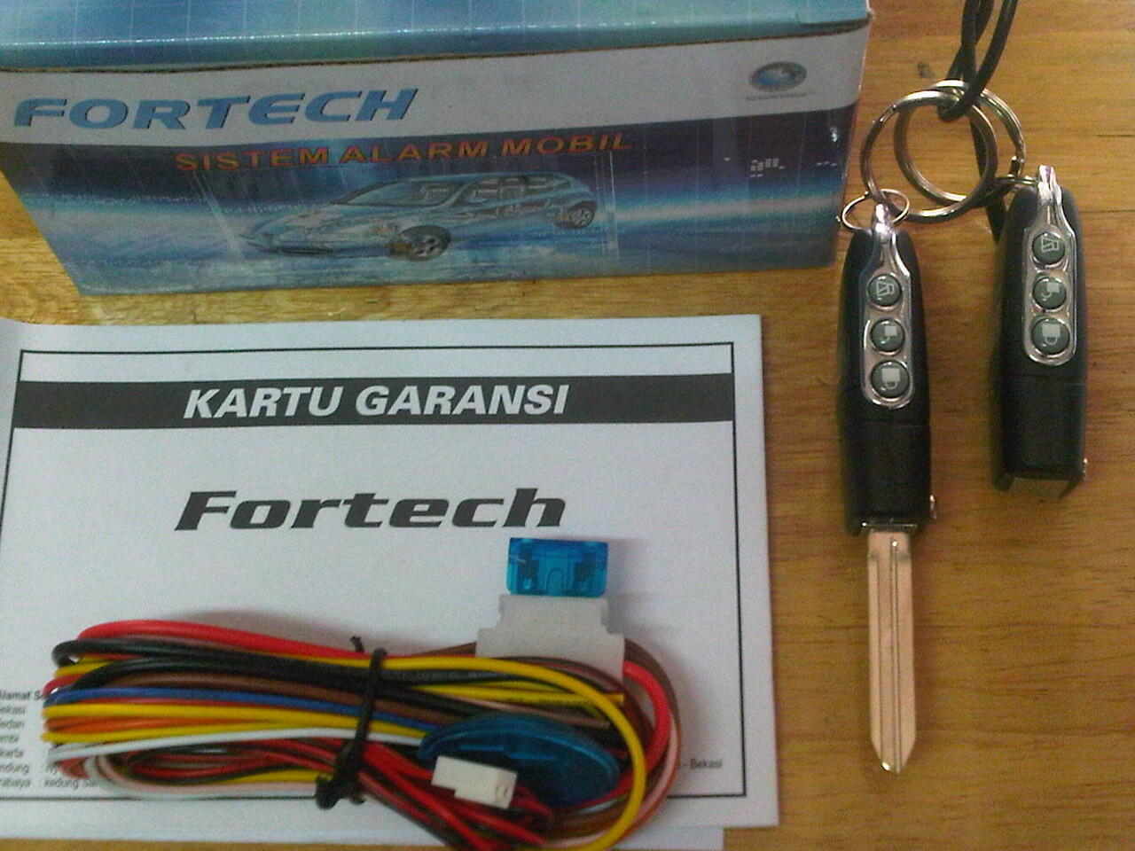 JUAL alarm mobil F1 (garansi 1 tahun) KUNCINYA MENYATU DGN ALARM SEPERTI KUNCI INOVA
