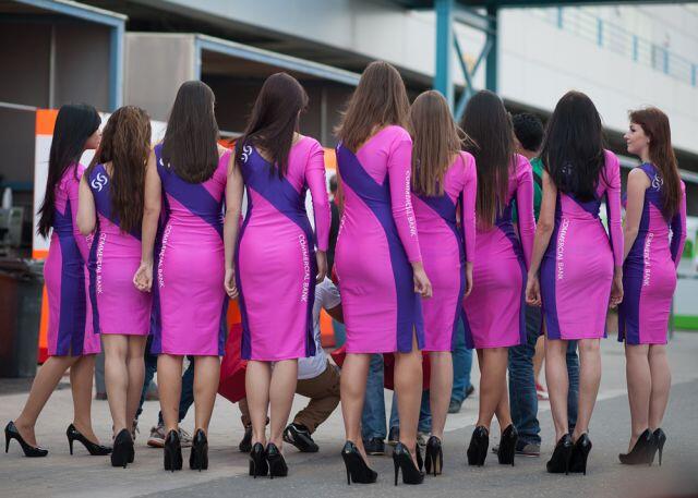 Umbrella Girls di Qatar yang "Hot"