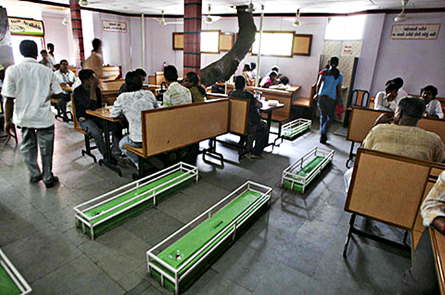 Restoran Ini Ada Di Tengah Kuburan, Gan!