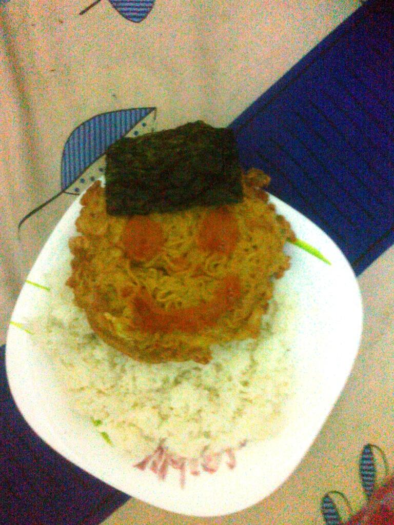 makanan khas kontrakan ane gan, yang punya pengalaman sama bisa share disini :D