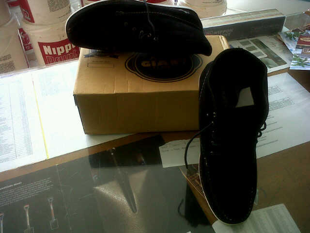 (CLERK FOOTWEAR SHOP) ORIGINAL GIANT FLAMES!! BEST SELLER!!