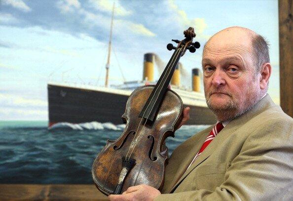 Biola TITANIC
