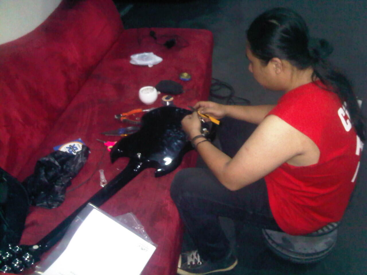 Terima Jasa : Service & Tune Up - Alat Musik ,, Guitar ,, Bass ,, Instrument DLL