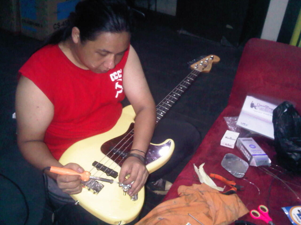 Terima Jasa : Service & Tune Up - Alat Musik ,, Guitar ,, Bass ,, Instrument DLL