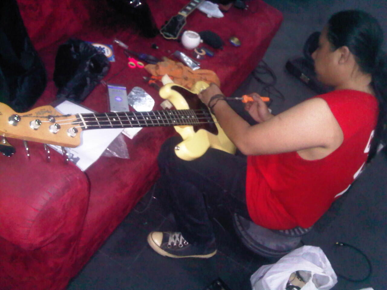 Terima Jasa : Service & Tune Up - Alat Musik ,, Guitar ,, Bass ,, Instrument DLL