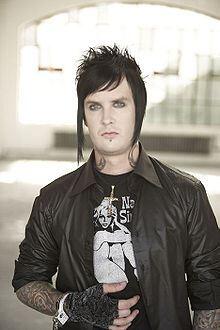 bio data personil avenged sevenfold