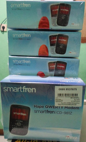 HP Smartfren : N75 dan HP ZTE Smartfren Qwerty Dual On CDMA GSM CD-981Z