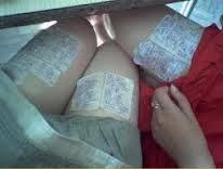 ( NGAKAK ), GOKIL . Nyontek UN lewat KeSeksiannya :D