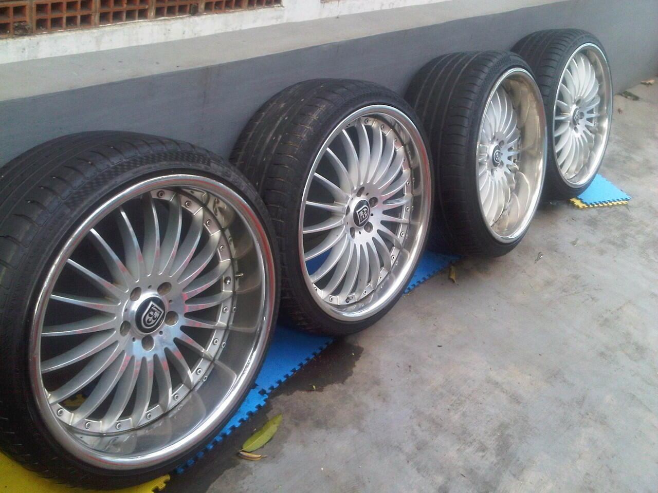 velg rep lexani ring 20 lebar 8.5-10 + ban