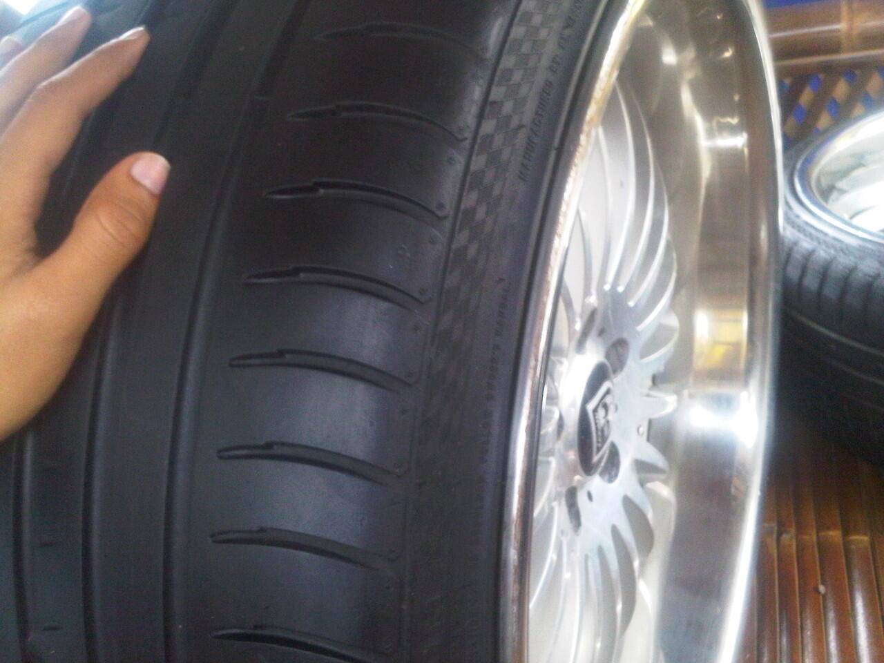 velg rep lexani ring 20 lebar 8.5-10 + ban