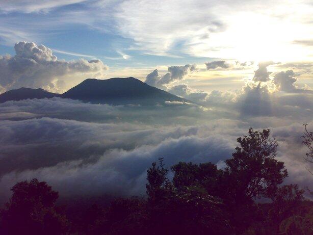  SHARE Puisi Tentang atau Di Gunung yang hobi 