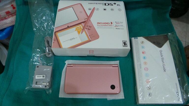 Nintendo DSi XL / NDSi XL Pink Color + Acekard 2i + 8gb Full game (sudah bs bajakan)