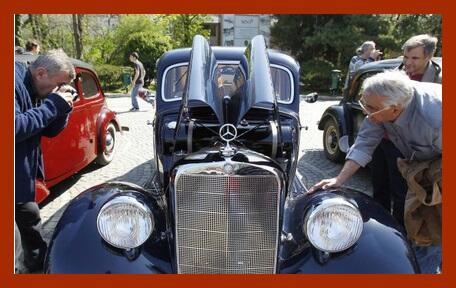 Pameran mobil antik dalam 'Retromobil on the wine road 2013'