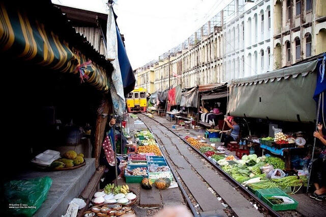 Jalur Kereta Pasar Paling Berbahaya