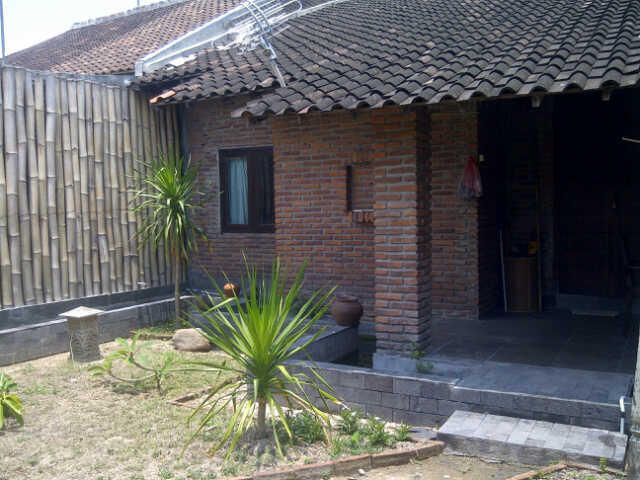 Jual Rumah bergaya Etnik di Solo ( dekat Dengan Hotel Lor In )