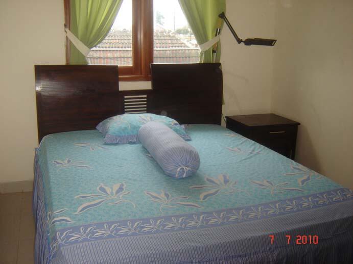 DIJUAL RUMAH ELITE HRG NYA IRIT VIEWNYA ROMANTIK TINGKAT SHM IMB JAKARTA TIMUR
