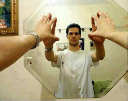 Hayo!!Coba Cari Keanehan Pada Foto Ini