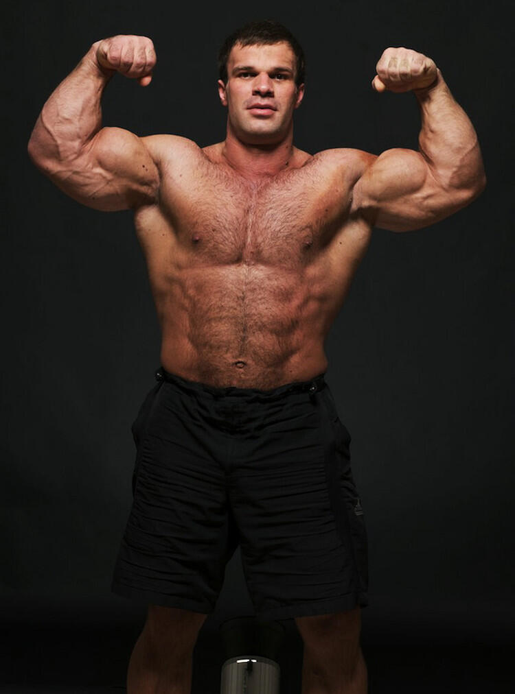 Lelaki Rusia mirip raksasa Hulk