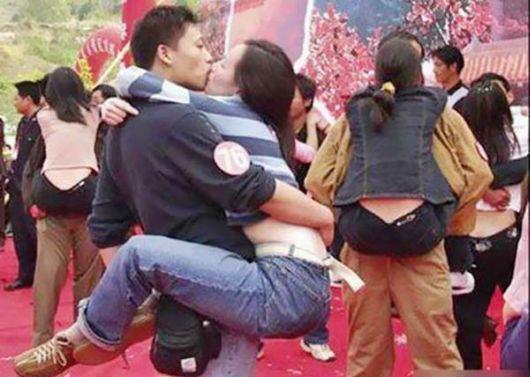 Kontes Ciuman Di China: Yang Gaya Ciumannya Terunik &amp; Tahan Lama Yang Menang (Foto)