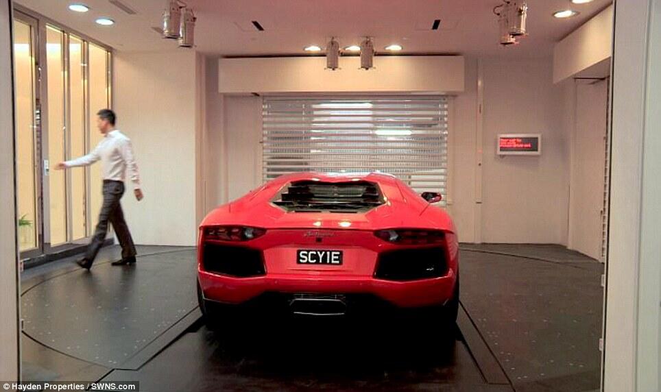 860+ Gambar Mobil Mewah Parkir HD