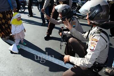 Kelakuan Polisi Langka dan Unik yang Ada Di Indonesia !!! &#91;+Pict&#93;