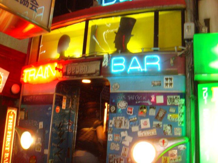 Ini dia!!! Bar dan Kafe buat para penggemar kereta api.