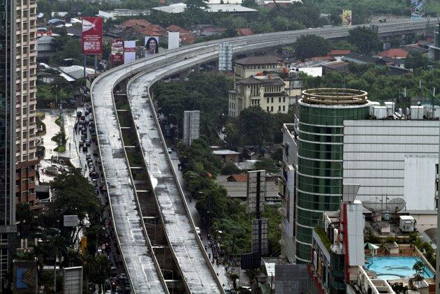 Proyek jalan layang Kampung Melayu-Tanah Abang mangkrak