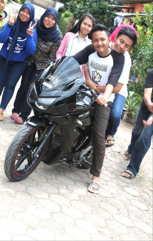 Terjual Jual fairing NINJA 250 untuk motor new vixion 