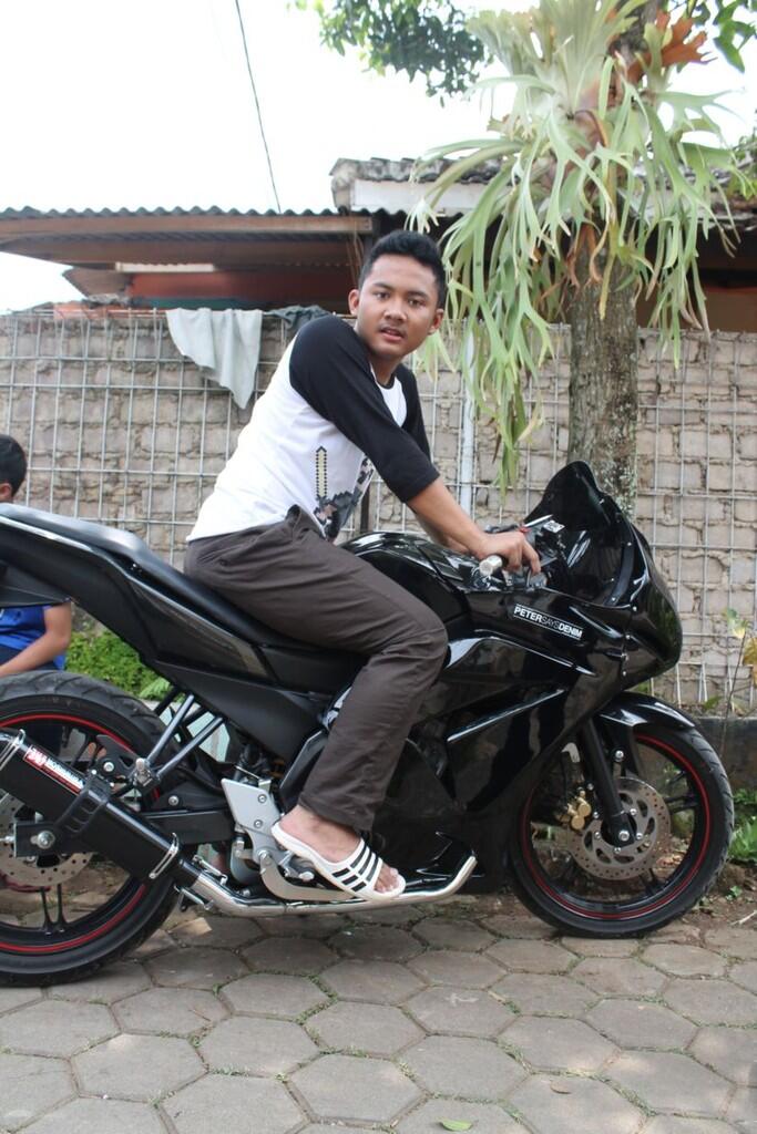 Terjual Jual fairing NINJA 250 untuk motor new vixion 