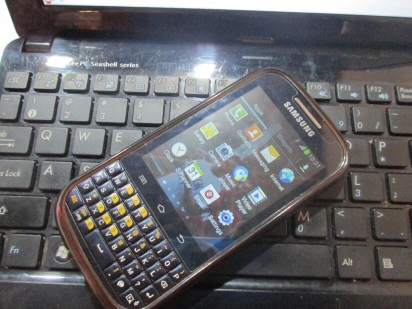 SAMSUNG GALAXY CHAT