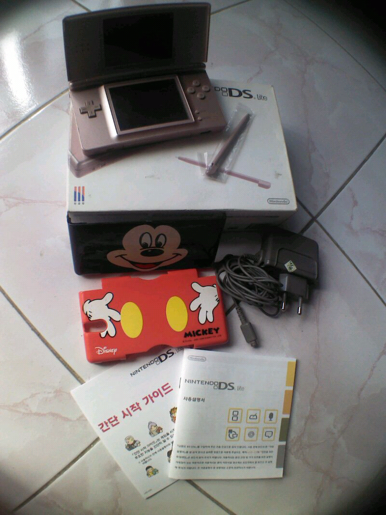 JUAL NINTENDO DS / NDS LIKE NEW MURAH (DEPOK)