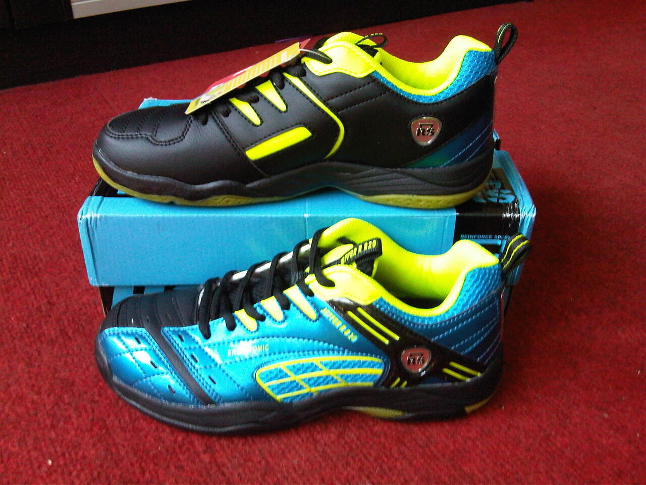 terjual wts sepatu badminton bulutangkis rs jeffer r 820 terjual wts sepatu badminton bulutangkis rs jeffer r 820