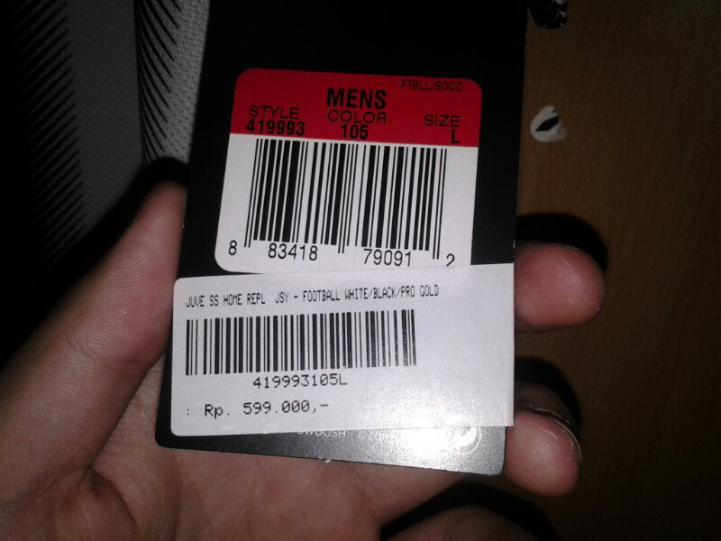 BELI JERSEY JUVENTUS HOME 2011/2012 SIZE M/L ORI ATAW GRADE ORI