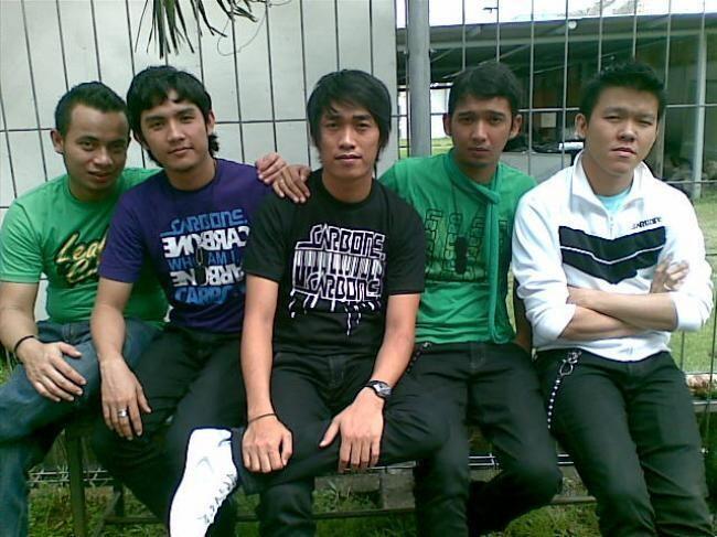 Ternyata Gelandang MU Ada Yg Pernah Jadi Vokalis Band Di Indonesia Gan