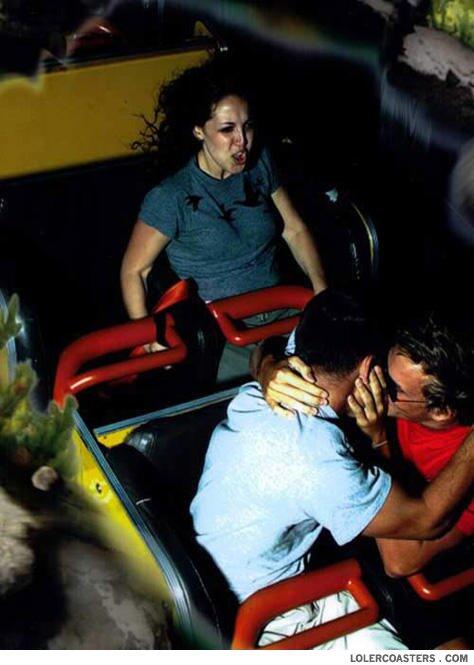 Foto Reaksi-reaksi super konyol penumpang Roller Coaster