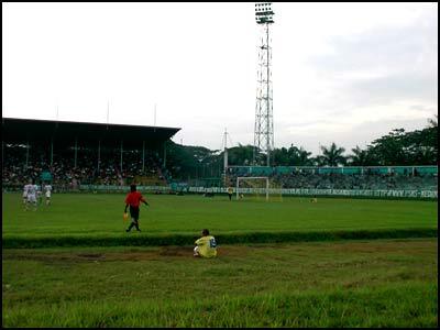 stadion terburuk di indonesia 