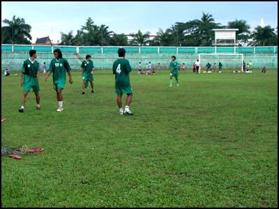 stadion terburuk di indonesia 