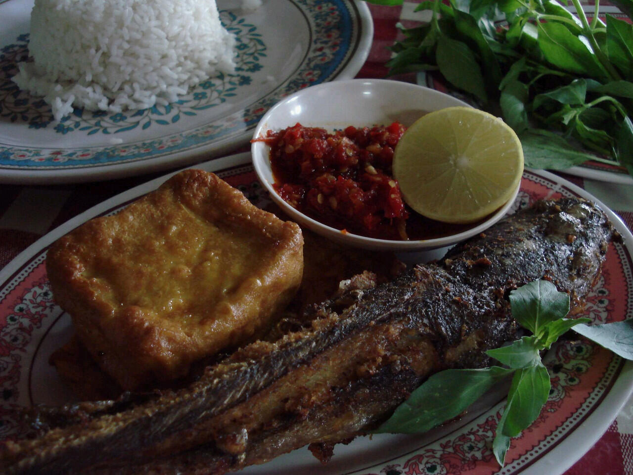 10 Makanan Indonesia Favorit Para Bule