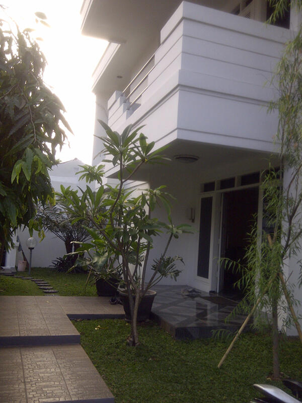 DIJUAL Rumah nyaman di Rmpoa Ciputat