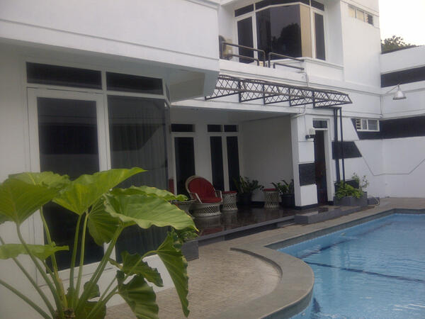 DIJUAL Rumah nyaman di Rmpoa Ciputat