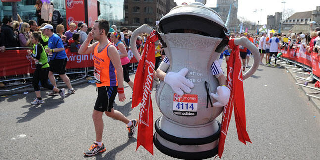 &#91;PIC&#93; Kostum-Kostum Lucu di London Marathon 2013