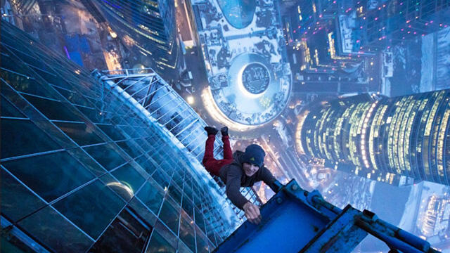 Foto-Foto Aksi Berbahaya Daredevil Ukraina Yang Memompa Adrenalin