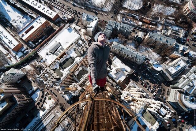 Foto-Foto Aksi Berbahaya Daredevil Ukraina Yang Memompa Adrenalin