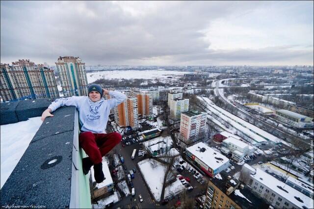 Foto-Foto Aksi Berbahaya Daredevil Ukraina Yang Memompa Adrenalin