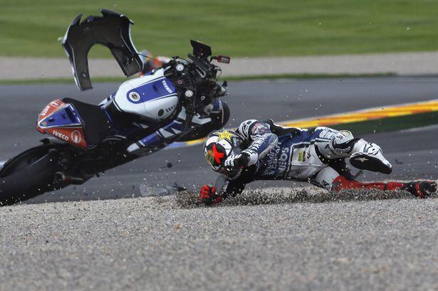 Menurut berita Lorenzo Kecelakaan maut di arena moto Gp???