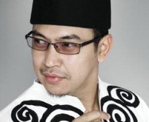 USTADZ JEFRY ALBUKHORI (UJE) MENINGGAL DUNIA KARENA KECELAKAAN