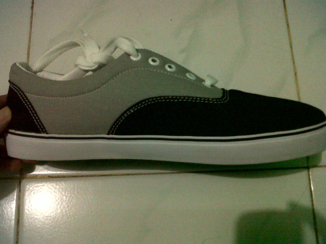 Sepatu Vans Era 100% baru Termurah!!!